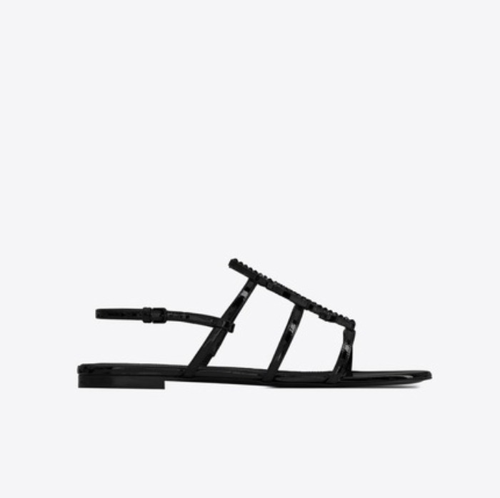 유럽직배송 입생로랑 SAINT LAURENT CASSANDRA flat sandals in patent leather with black logo and crystals 6218060NPVV1000