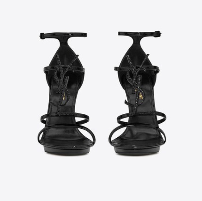 유럽직배송 입생로랑 SAINT LAURENT CASSANDRA platform sandals in patent leather with black logo and crystals 6215350NPVV1000