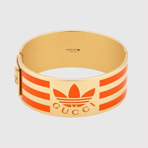 유럽직배송 구찌 팔찌 GUCCI adidas x Gucci enamel striped cuff bracelet 702882J16318082