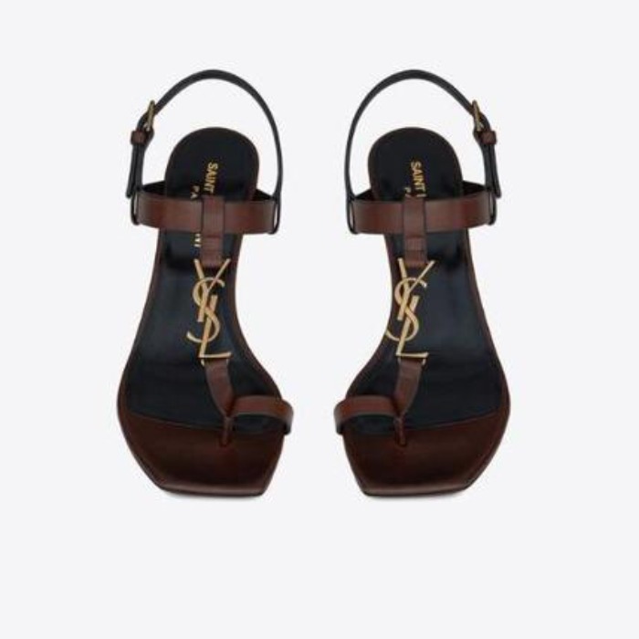 유럽직배송 입생로랑 SAINT LAURENT cassandra heeled sandals in smooth leather with gold-tone monogram 658198DWETT6023