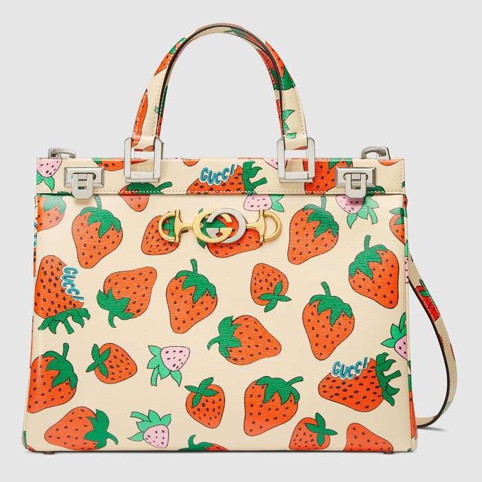 유럽직배송 구찌 GUCCI Zumi Strawberry print medium top handle bag 56471408NAX9036