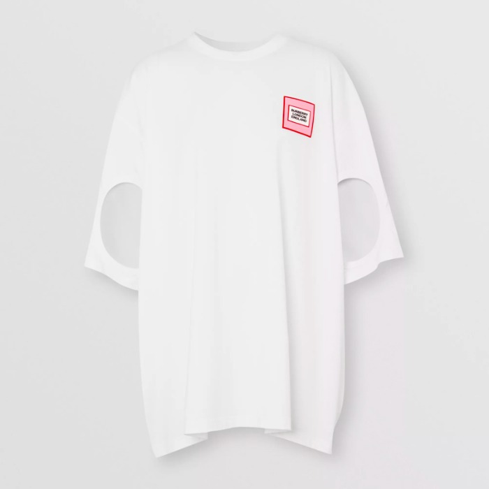 유럽직배송 버버리 여성 컷아웃 슬리브 코튼 오버사이즈 티셔츠 BURBERRY Women&#039;s Logo Appliqué Cut-out Sleeve Cotton Oversized T-shirt  45640821