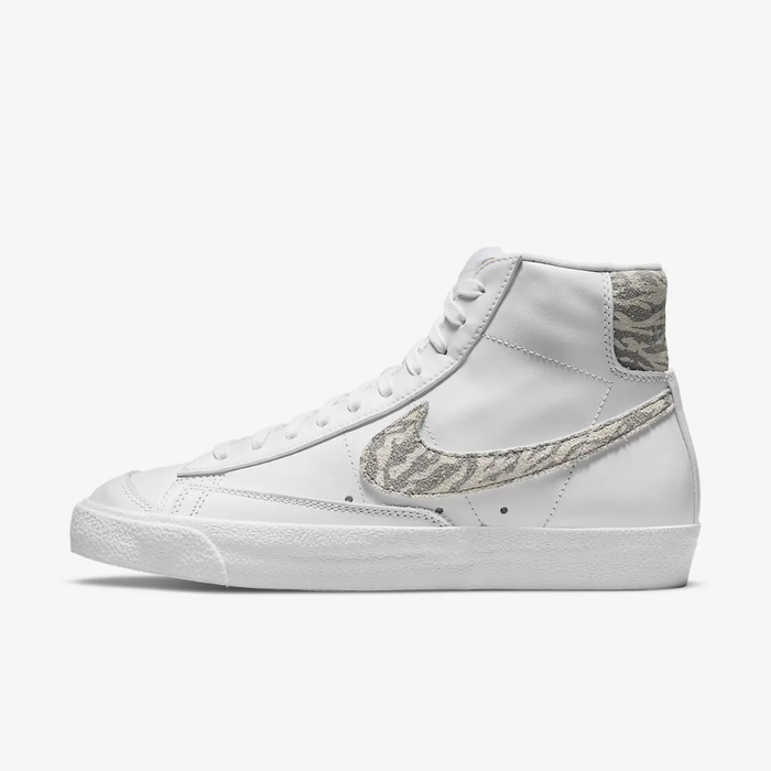 유럽직배송 나이키 NIKE Nike Blazer Mid &#039;77 SE Women&#039;s Shoe DH9633-101