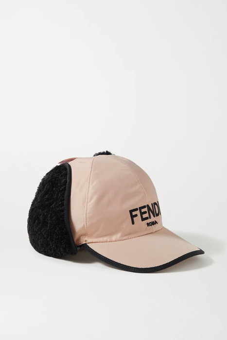 유럽직배송 펜디 FENDI Shearling-trimmed embroidered shell baseball cap 22527730565915618