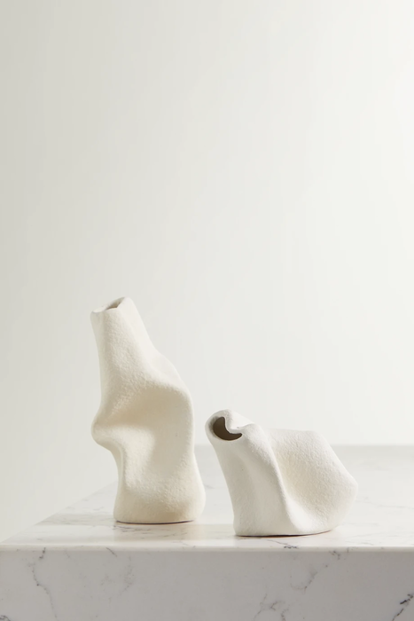 유럽직배송 컴플리티드워크 화병 COMPLETEDWORKS + Ekaterina Bazhenova Yamasaki Goliath and Wake set of two ceramic vases 6630340696675232