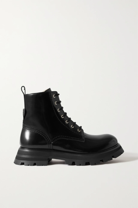 유럽직배송 알렉산더맥퀸 ALEXANDER MCQUEEN Shearling-lined glossed-leather exaggerated sole boots 25185454456151151